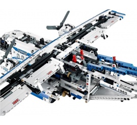 Конструктор LEGO Technic Грузовой самолет 42025